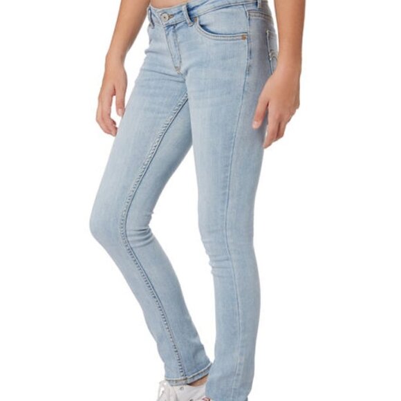 Levi's 711 Performance Skinny Fit Jean - Picture 2 of 8